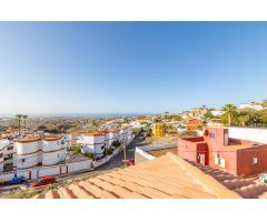 Chalet de 2 plantas con vistas al mar