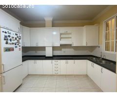 ¡Oportunidad en El Tablero! Piso luminoso y céntrico.