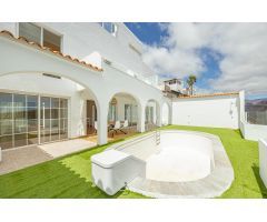 Adosado Montaña La Data con piscina privada