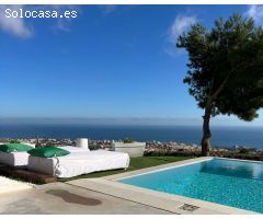 Villa Moderna de Lujo con Vistas Panorámicas en Benalmadena