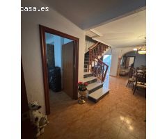 Se vende una casa adosada en centro de Molvizar Granada