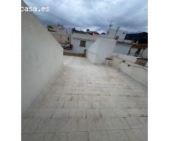 Se vende una casa adosada en centro de Molvizar Granada