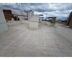 Se vende una casa adosada en centro de Molvizar Granada