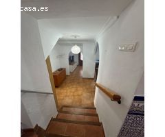 Se vende una casa uní familiar en centro de  guajar fondón Granada