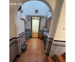 Se vende una casa uní familiar en centro de  guajar fondón Granada