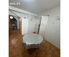 Se vende una casa uní familiar en centro de  guajar fondón Granada