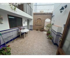 Se vende una casa uní familiar en centro de  guajar fondón Granada