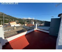 Se vende una casa uní familiar en centro de  guajar fondón Granada