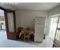 Se vende una casa pareada en el centro de Molvizar granada