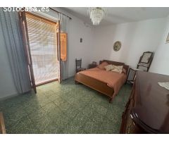 Se vende una casa pareada en el centro de Molvizar granada