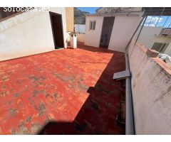 Se vende una casa pareada en el centro de Molvizar granada