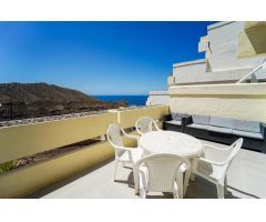 Disfruta de la privacidad y vista al mar en este apartamento en el Complejo Malibu