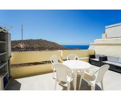 Disfruta de la privacidad y vista al mar en este apartamento en el Complejo Malibu