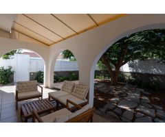 Gran bungalow en esquina cerca del campo de golf
