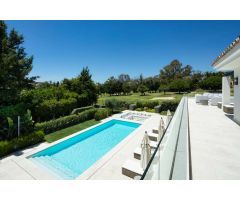 Esta villa es el equilibrio perfecto entre un estilo de vida tranquilo y la proximidad a la vibrante