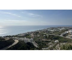 Se encuentra en una de las zonas más envidiadas de la costa oriental de Málaga, Torrox