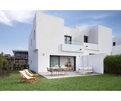 Descubre un complejo con grandes jardines con casas en parcelas privadasAlhaurín de la Torre, Málaga
