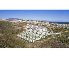 Complejo residencial que ofrece amplias viviendas con terrazas, ubicado en las proximidades de la co