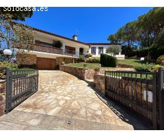 Chalet en Venta en Mont-ras, Girona