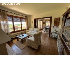 Chalet en Venta en Mont-ras, Girona