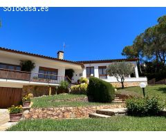 Chalet en Venta en Mont-ras, Girona