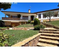 Chalet en Venta en Mont-ras, Girona