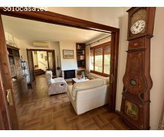 Chalet en Venta en Mont-ras, Girona