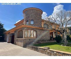 Chalet en Venta en Mont-ras, Girona