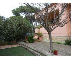 Chalet en Venta en Mont-ras, Girona