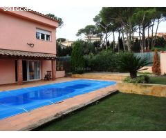 Chalet en Venta en Mont-ras, Girona