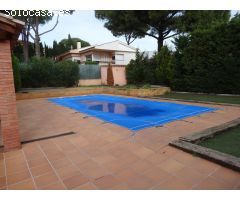 Chalet en Venta en Mont-ras, Girona