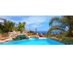 Villa de Lujo en Venta en Caserío El Campello, Alicante