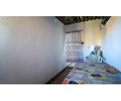 Terreno Urbano + Urbanizable, vallado alrededor, con 3 entradas