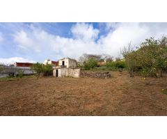 ¡Vive el sueño en La Esperanza! Gran Potencial Casa rústica con terreno urbano.