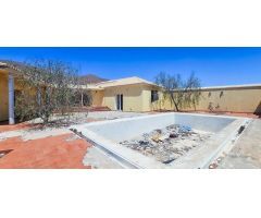 ¡GRAN OPORTUNIDAD DE REFORMA EN FUERTEVENTURA! VILLA PARA REFORMAR CON 15.000M 2 DE TERRENO