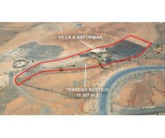¡GRAN OPORTUNIDAD DE REFORMA EN FUERTEVENTURA! VILLA PARA REFORMAR CON 15.000M 2 DE TERRENO