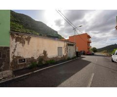 ¡Oportunidad única! Solar con edificación y gran potencial de desarrollo