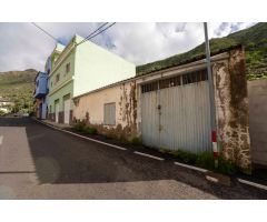 ¡Oportunidad única! Solar con edificación y gran potencial de desarrollo