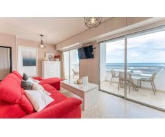 ¡Exclusivo piso en primera línea de playa!