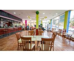 SE VENDE  LOCAL CON CAFETERIA DE 196 m2  Y TERRAZA de 80 m2 EN CABO BLANCO