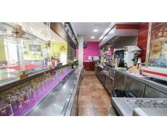 SE VENDE  LOCAL CON CAFETERIA DE 196 m2  Y TERRAZA de 80 m2 EN CABO BLANCO