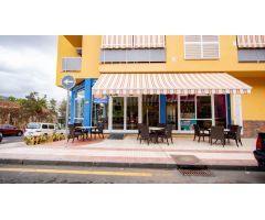 SE VENDE  LOCAL CON CAFETERIA DE 196 m2  Y TERRAZA de 80 m2 EN CABO BLANCO