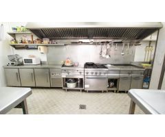 SE VENDE  LOCAL CON CAFETERIA DE 196 m2  Y TERRAZA de 80 m2 EN CABO BLANCO