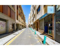 Local con posibilidad de cambio de uso a pie de calle cerca de plaza España