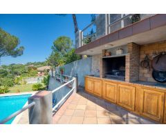 Chalet en Venta en Santa Cristina dAro, Girona