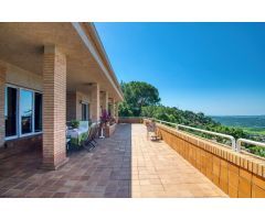 Chalet en Venta en Santa Cristina dAro, Girona
