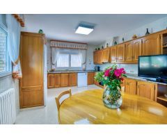 Chalet en Venta en Santa Cristina dAro, Girona