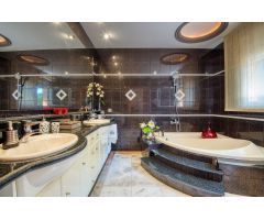 Chalet en Venta en Santa Cristina dAro, Girona