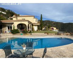 Chalet en Venta en Castell-Platja dAro, Girona