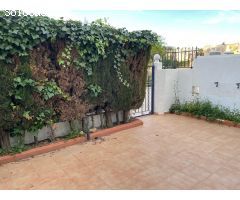 ¡Oportunidad Única! Encantador Bungalow en Torrevieja con Vistas a la Naturaleza y Sa